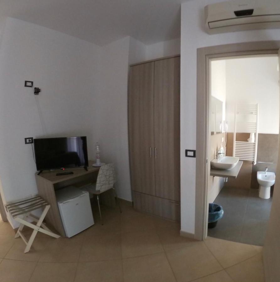 B&B A Due Passi San Giovanni Gemini Экстерьер фото