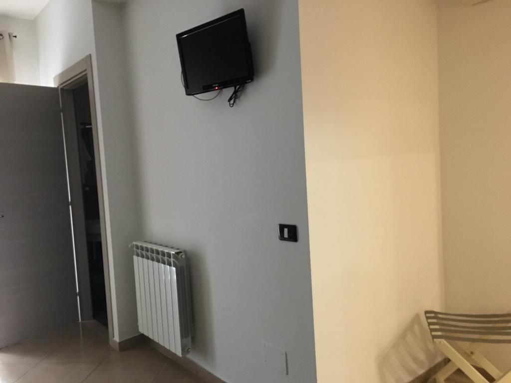 B&B A Due Passi San Giovanni Gemini Экстерьер фото