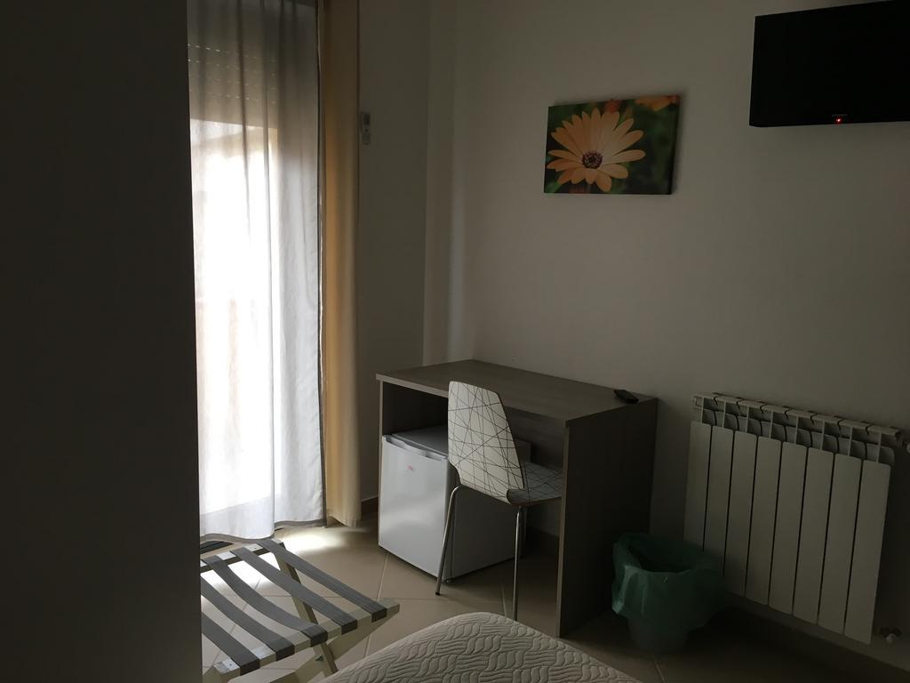 B&B A Due Passi San Giovanni Gemini Экстерьер фото