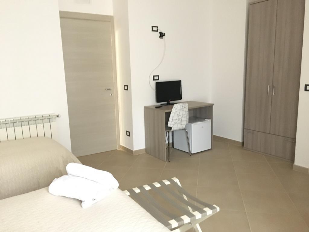 B&B A Due Passi San Giovanni Gemini Экстерьер фото